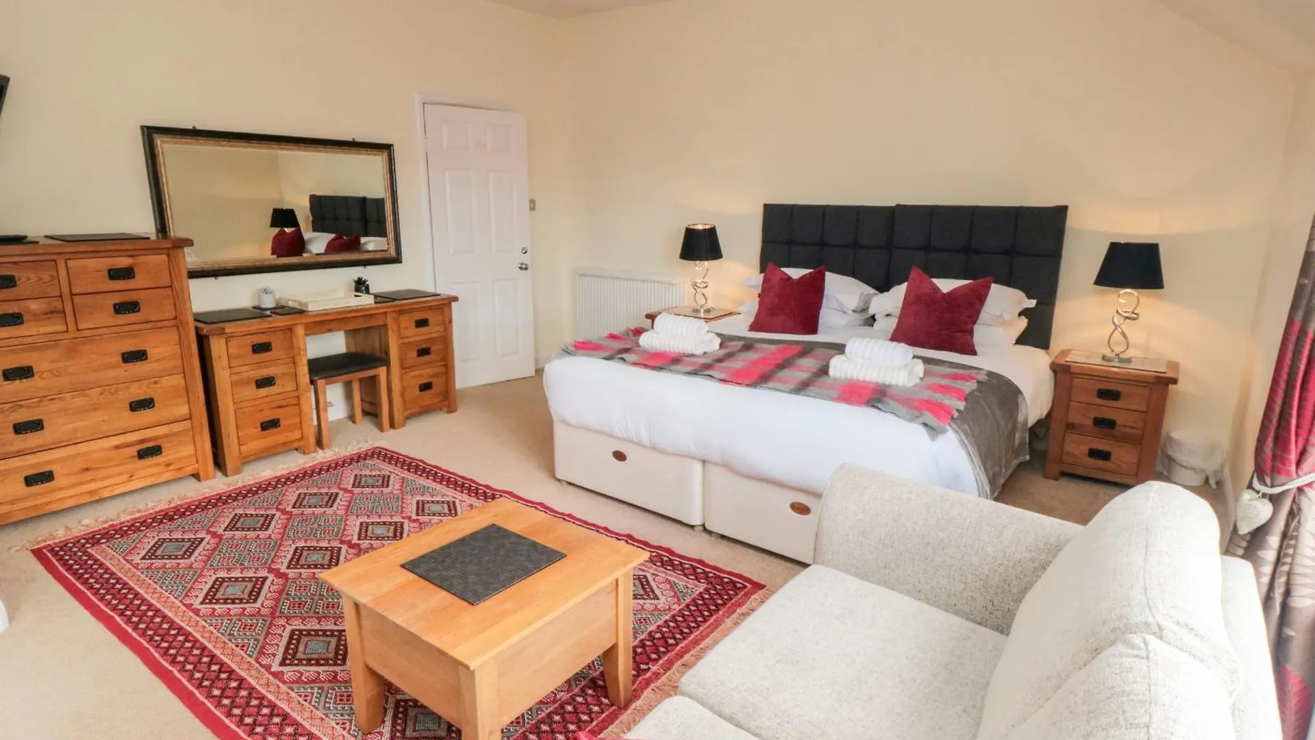 50 West Street Edelweiss Villa Scarborough 0*,